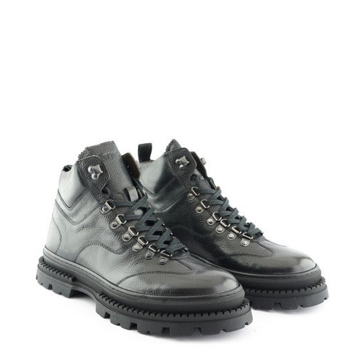 LIPA 641B &ndash; COW PEBBLED PORTLAND BLACK